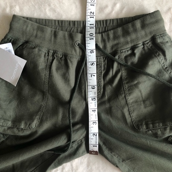 SOLD Aritzia Community Cebu Cargo Pants Green - Picture 10 of 12